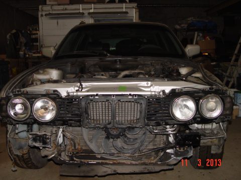 BMW 525D 1992a. AVARII — 61