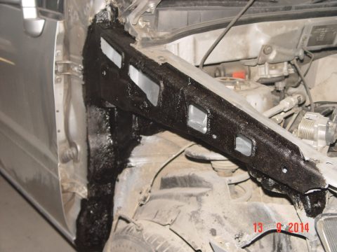 Mitsubishi Space Runner 2000 — 38