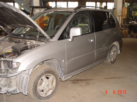 Mitsubishi Space Runner 2000 — 51