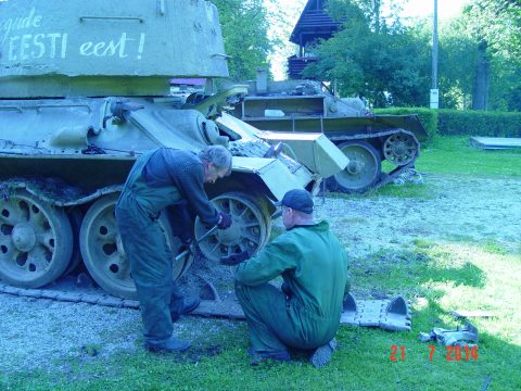 Tank T-34 — 171